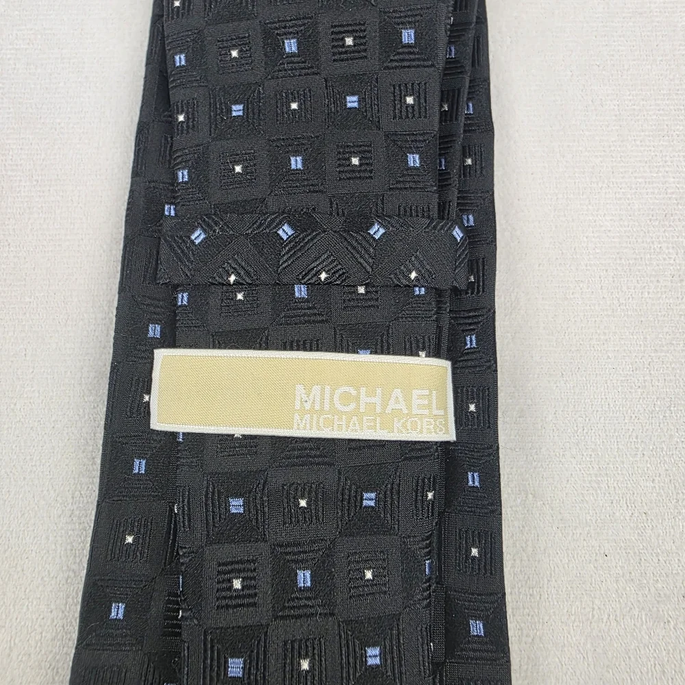 Michael Michael Kors 100% Silk Geometric‎ Tie